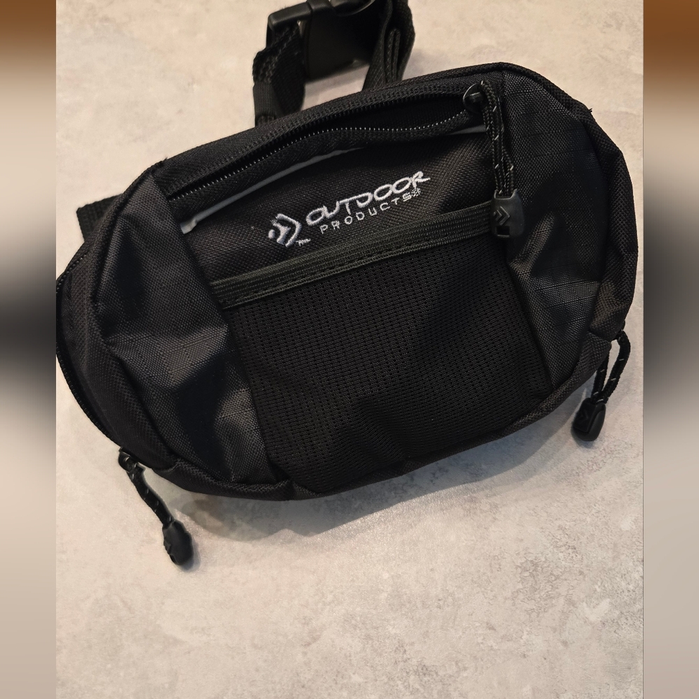 Black Unisex Fanny Pack/Bag. Never Used. Many Pockets